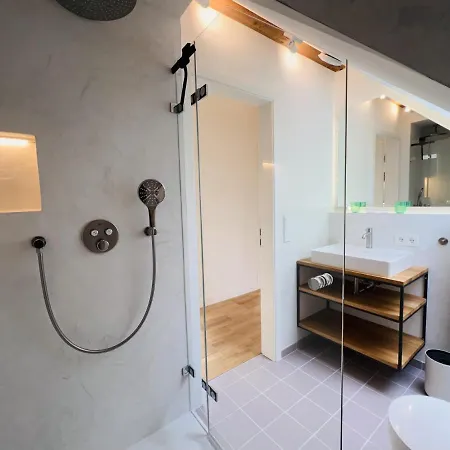 Mond * Wyk auf Föhr